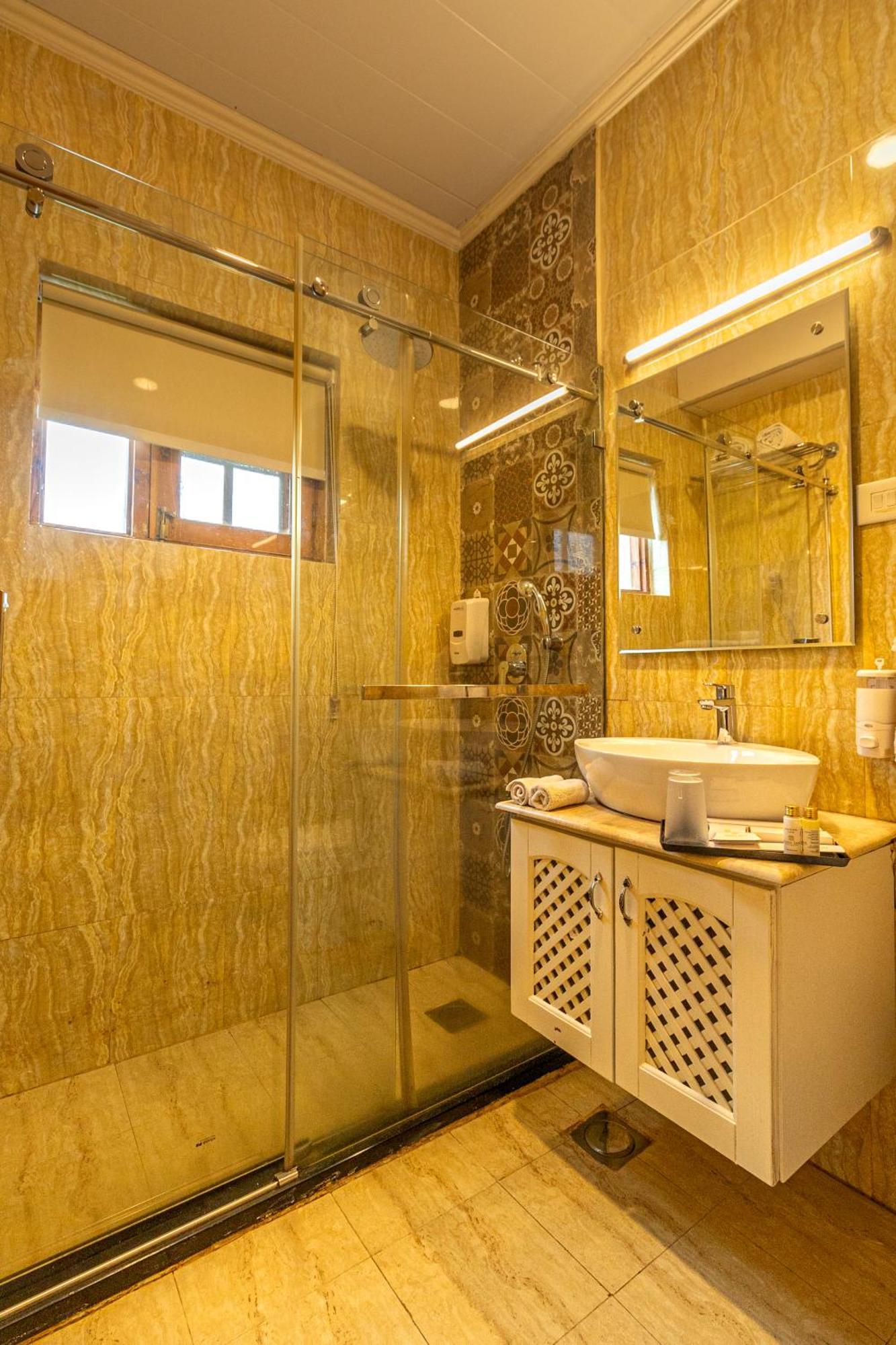 Shaw Inn By Stay Pattern Gulmarg Ngoại thất bức ảnh