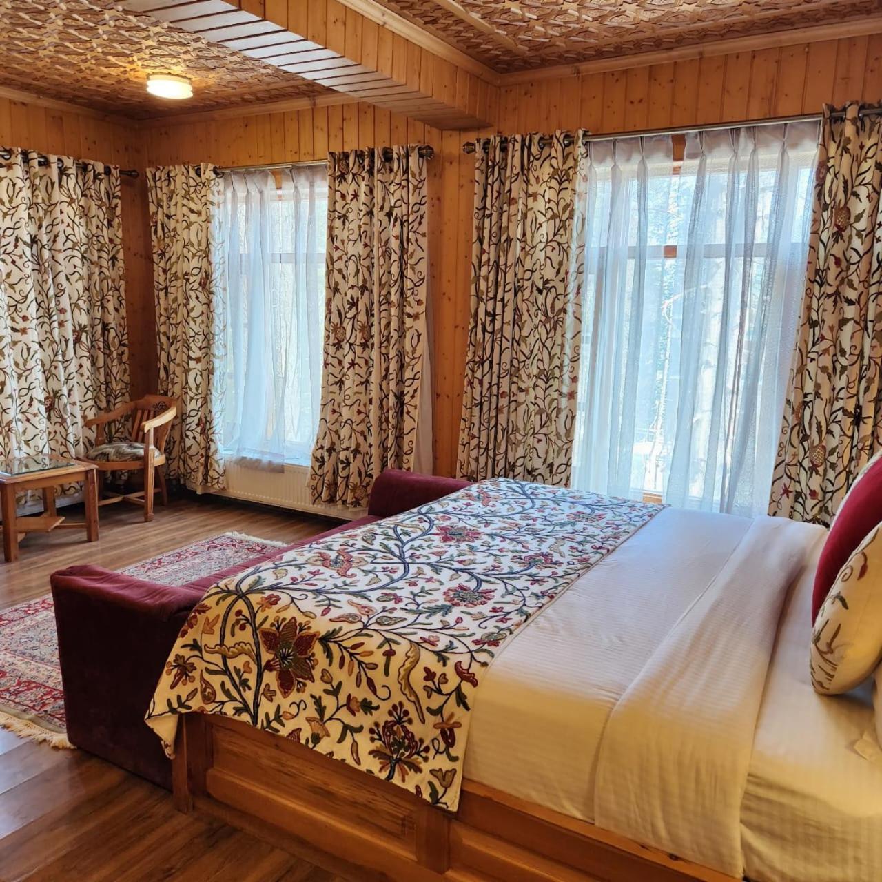 Shaw Inn By Stay Pattern Gulmarg Ngoại thất bức ảnh